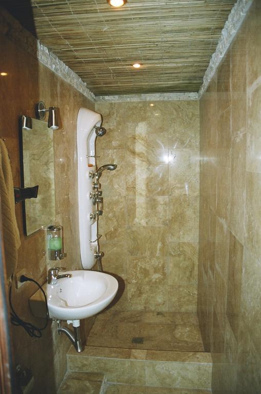 Motel Acapulco Jerevan Buitenkant foto