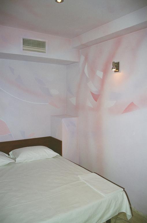 Motel Acapulco Jerevan Buitenkant foto