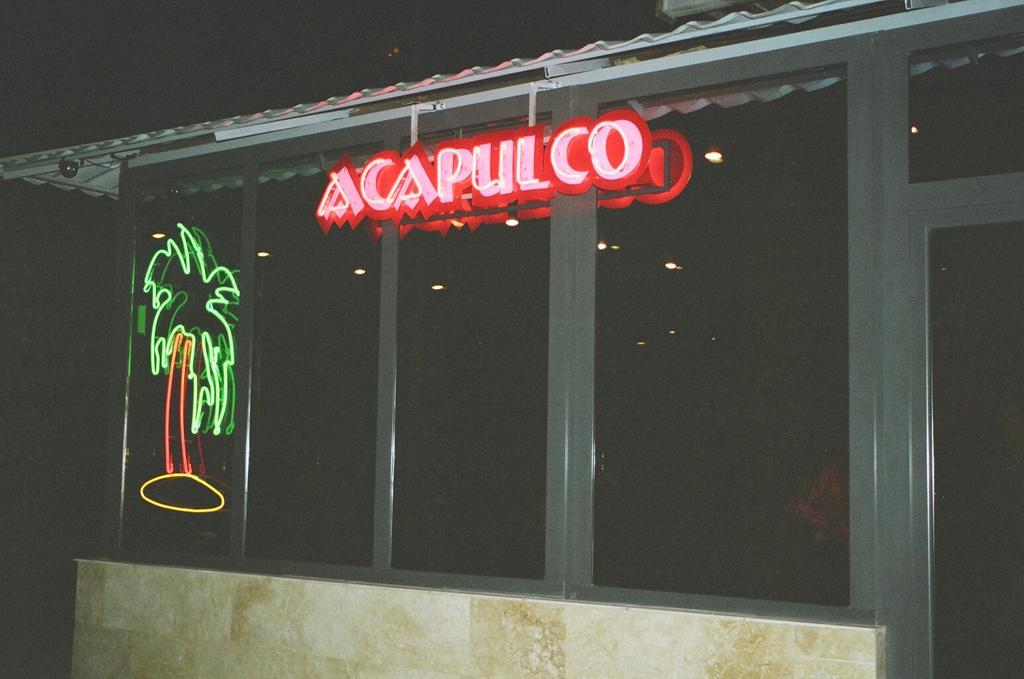 Motel Acapulco Jerevan Buitenkant foto