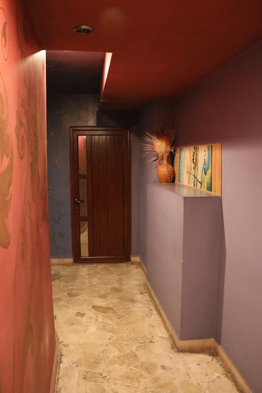 Motel Acapulco Jerevan Buitenkant foto