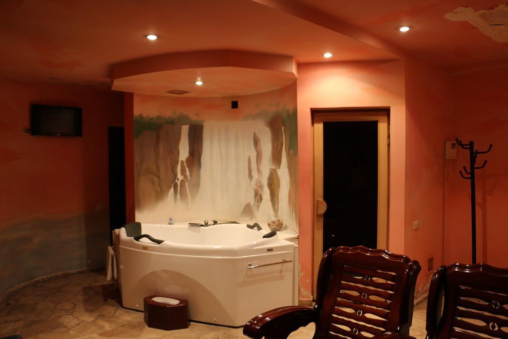 Motel Acapulco Jerevan Buitenkant foto