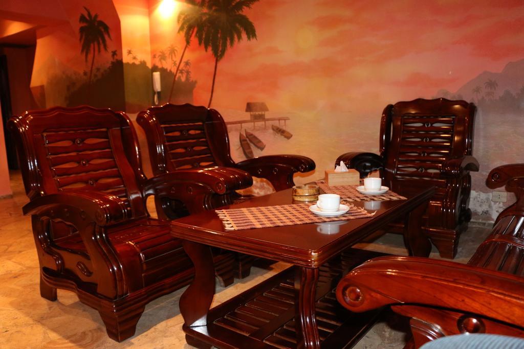 Motel Acapulco Jerevan Buitenkant foto