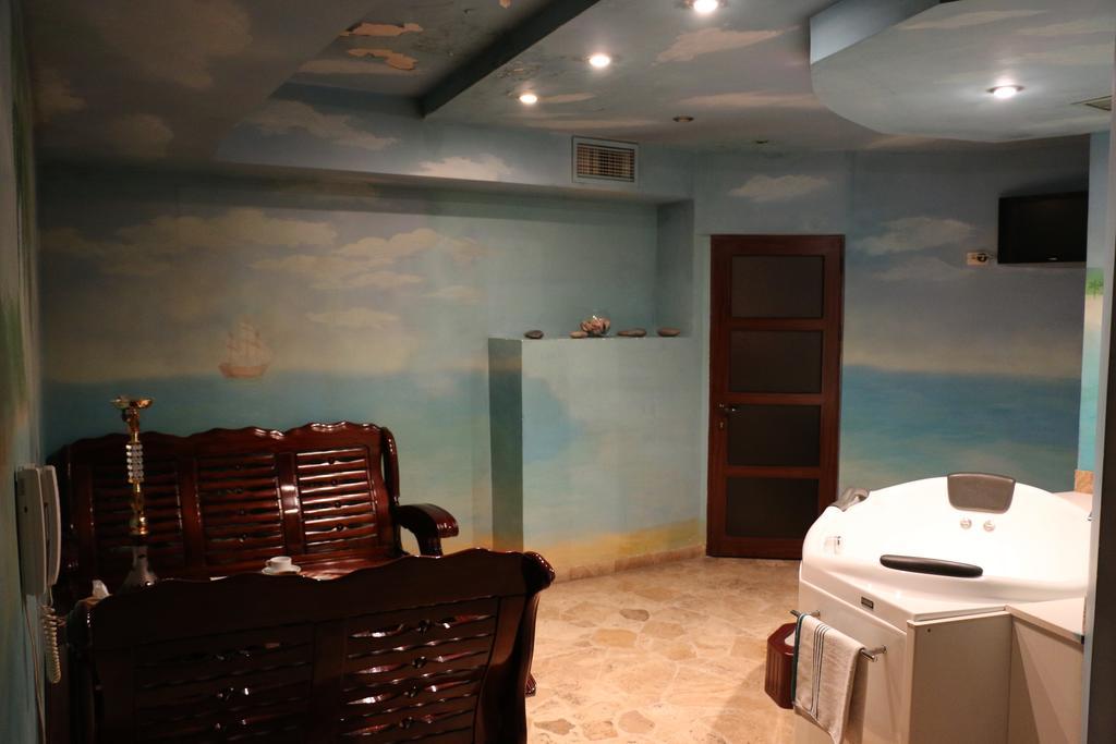Motel Acapulco Jerevan Buitenkant foto