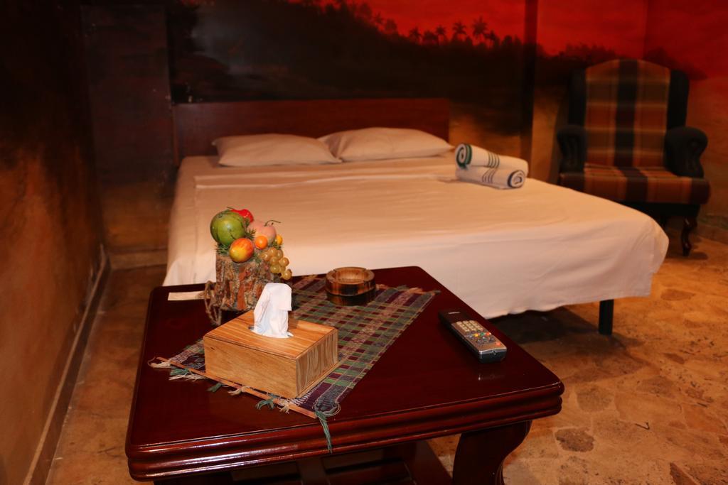 Motel Acapulco Jerevan Buitenkant foto